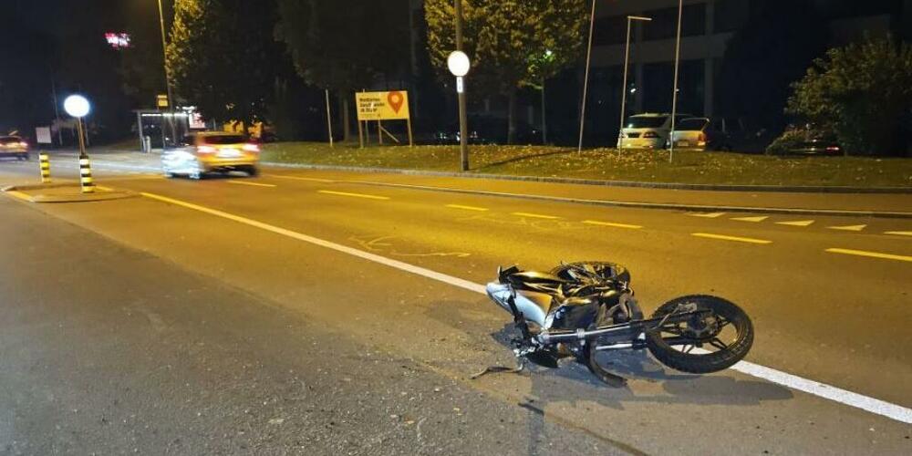 Der Mofafahrer wurde bei dem Unfall erheblich verletzt.