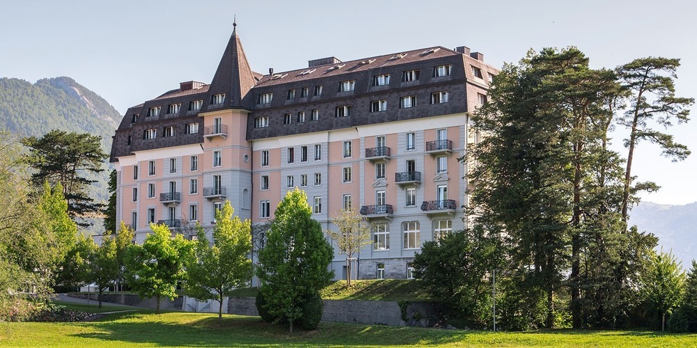 Die Seeklinik Brunnen, eine psychiatrische Klinik, darf ab sofort auch COVID-19-Patienten behandeln. (Bild: Archiv)
