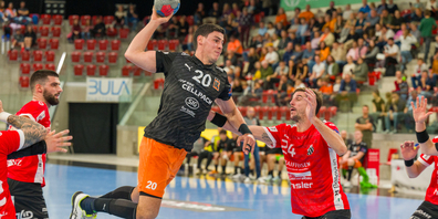 Die Kadetten (hier Luka Maros) lieferten sich einen harten Fight mit Pfadi Winterthur. 