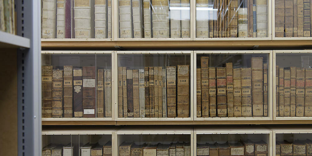 Wertvolle Handschriften aus den Beständen der St. Galler Stiftsbibliothek werden im kommenden April in Konstanz in einer grossen Ausstellung über die "Klosterinsel Reichenau" gezeigt. (Archivbild)