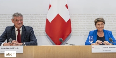 Da herrschte noch Freude: Ruch und Amherd bei der Vorstellung des neuen Sicherheitschefs.