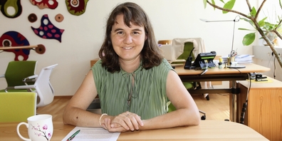 Sie hat das Büro ihre Vorgängers Richard Wolff (AL) radikal entschlackt und mit neuer Kunst aus dem Fundus der Stadtverwaltung ausgestattet: Stadträtin Simone Brander (SP) steht seit 2022 dem Tiefbau- und Entsorgungsdepartement vor.