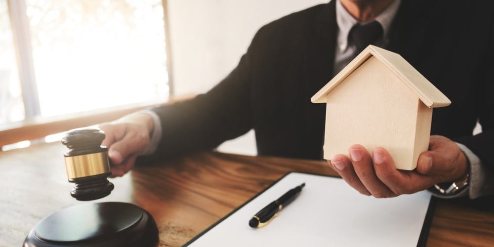 In Gibswil wird ein Reihen-EFH öffentlich versteigert. (Symbolbild)