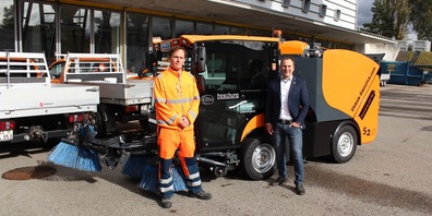 Im Bild v.l.:  Simon Niederer (Leiter Unterhaltsdienst)  und Florin Scherrer (Stadtrat / Departementsvorsteher Bau).