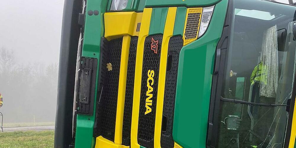 Die Zuger Polizei rückte am Montagmorgen zu einem Unfall in Hünenberg ZG aus.