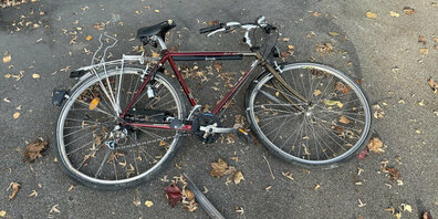 Der 75-jährige Zweiradlenker erlitt Verletzungen unbestimmten Grades.