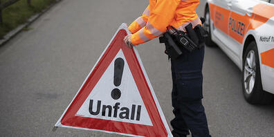 Der 56-jährige Jäger wurde in Walenstadtberg SG aus dem Auto geschleudert und dabei tödlich verletzt. (Symbolbild)