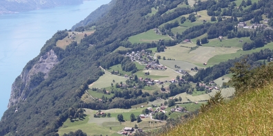Oberhalb von Walenstadtberg über dem Walensee ereignete sich ein tödlicher Autounfall. (Archivbild)