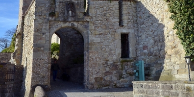 Ab Montag ist der Schlossweg durch das Portal für mindestens zwei Tage gesperrt. (Archivbild)