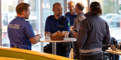 Das Treffen zwischen Chauffeuren und Polizisten stiess auf grosses Interesse.