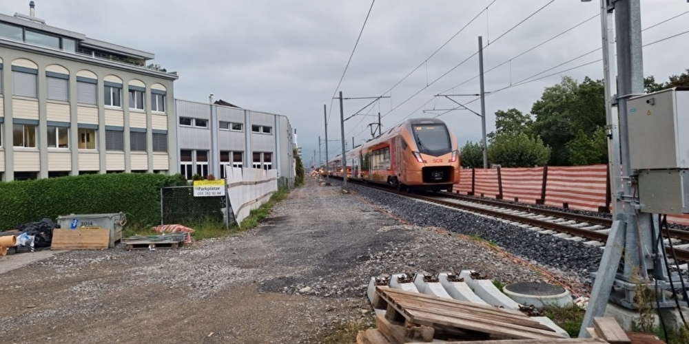 Die neue Wegverbindung vom Seefeld zum Bahnübergang Allmeindstrasse ist in Bau. Für Motorisierte ist ein Verbot (mit Ausnahmen) geplant.
