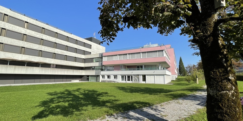 Das Ärztenetzwerk «xundart» eröffnet im Sommer 2024 eine Gruppenpraxis mit Hausärzten und weiteren Spezialisten im ehemaligen Spital Wattwil. 