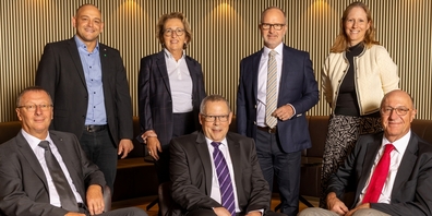 Der Hochschulrat: (h.v.l.) Sandro Wasserfallen (SVP), Katrin Glaus (SP), Stefan Kölliker (SVP), Martina Bossart (Die Mitte), (v.v.l) Rolf Cristuzzi (Die Mitte), Heinz Habegger (SVP), Thomas Rüegg (FDP).