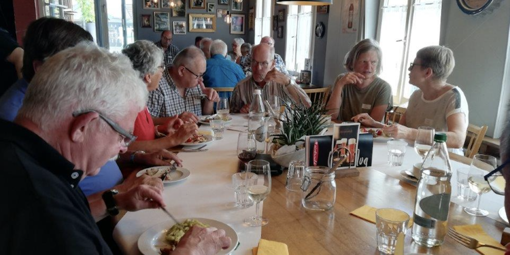 Gute Verpflegung am Neuseniorentreffen, aber auch Themen «Unterwegs mit dem ÖV» wurden diskutiert. 
