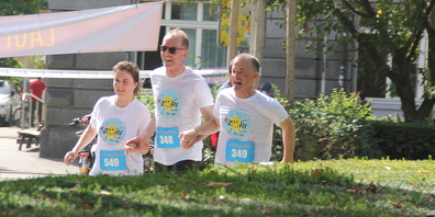 Rannten auch mit (v. l.): Simone Brander (SP), Daniel Leupi (Grüne) und Raphael Golta (SP).