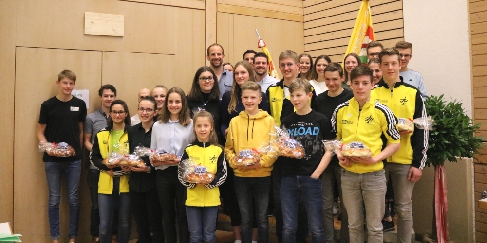 Die erfolgreichsten EinzelsportlerInnen des Vereins erhielten eine Ehrung für ihre Leistungen letztes Jahr.
