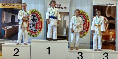 Olivia Tangel (links) erkämpfte sich den zweiten Platz. 