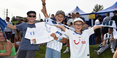 Jubelnde FCZ-Fans. Der Stadtklub steht nach dem glückhaften Sieg gegen GC im Cup-Viertelfinal.