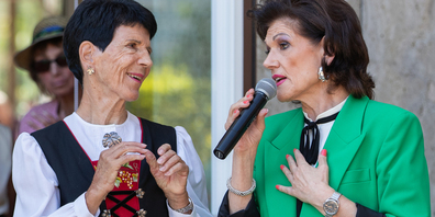 Luise Beerli, Höngger Jodlerin, und Maja Brunner, Schlagersängerin (r.), unterhielten furios.