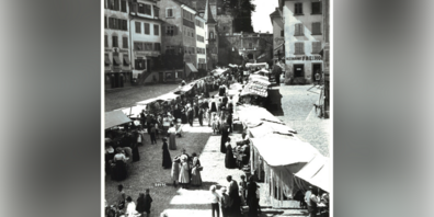 Markt auf dem Rapperswiler Hauptplatz 1912.