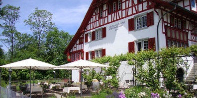 In der Wirtschaft zur Burg lebt die Tradition weiter . (Archivbild)