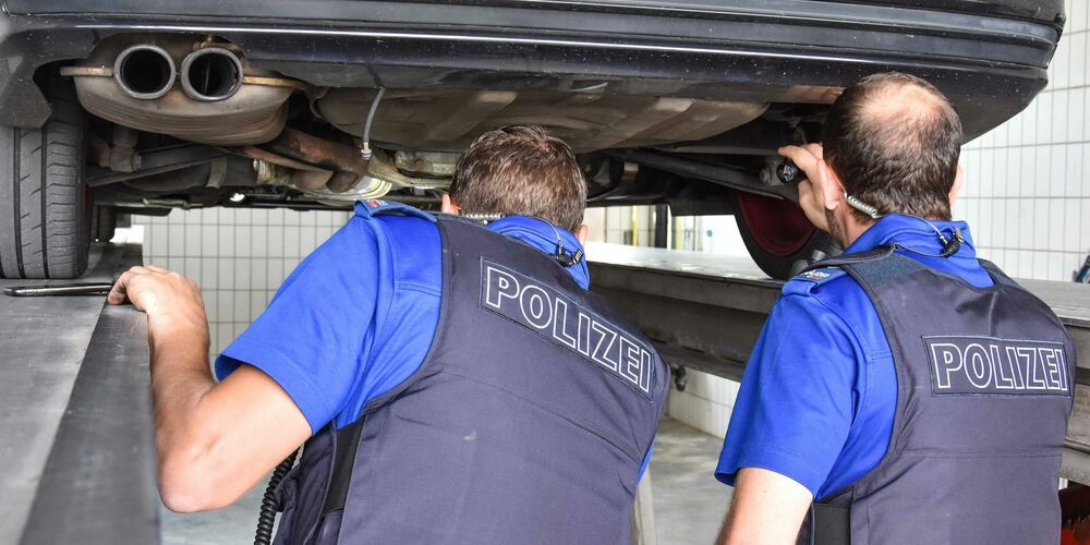 Die Fahrzeugkontrolle deckte die vorhandenen Mängel an mehreren  Autos auf