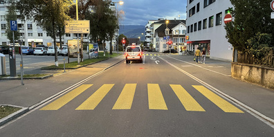 Auto prallt auf Fussgängerstreifen in Kind – leicht verletzt