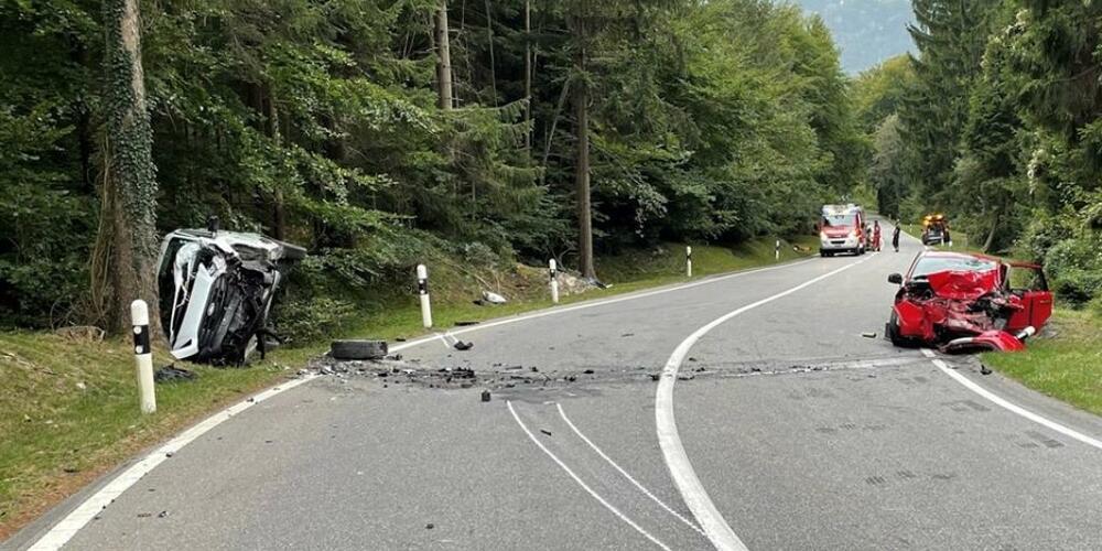 Bei dem Unfall in Maienfeld GR zwischen einem Auto und einem Lieferwagen wurden fünf Personen verletzt.