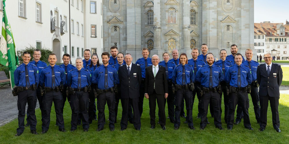 Die frisch Brevetierten Polizistinnen und Polizisten 2023