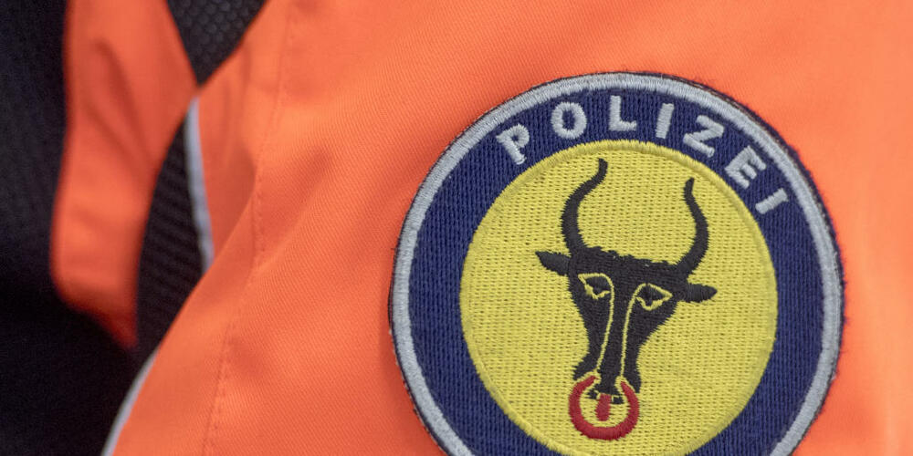 Die Kantonspolizei Uri hatte kurz vor Mitternacht einen Einsatz im Urserental. (Symbolbild)