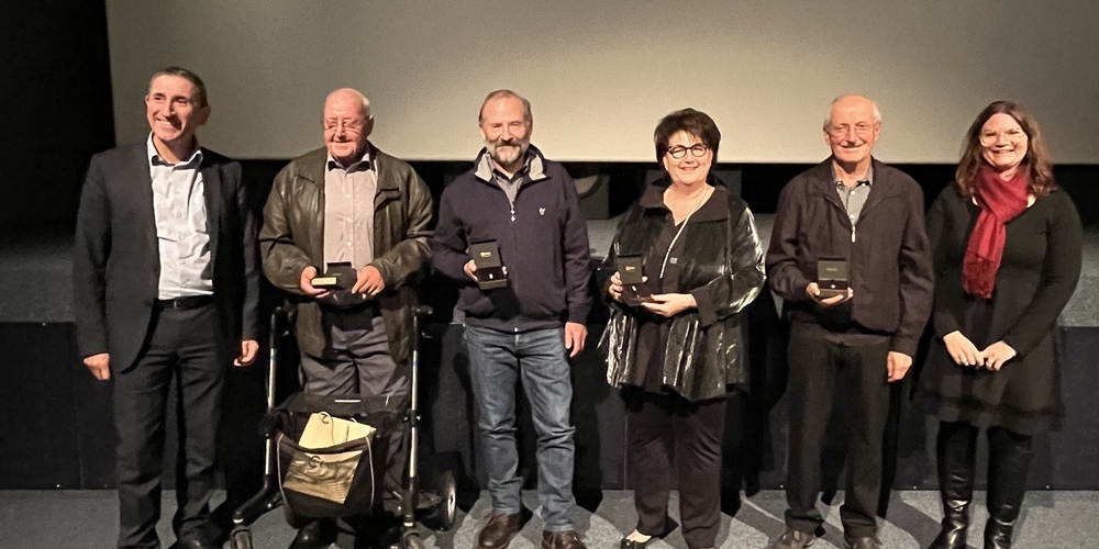 Gemeindepräsident Alois Gunzenreiner, Bruno Thoma, Ruedi Sterzing, Kathrin Ott, Ernst Hüberli, Gemeinderätin Olivia Heer (v.l.n.r.)