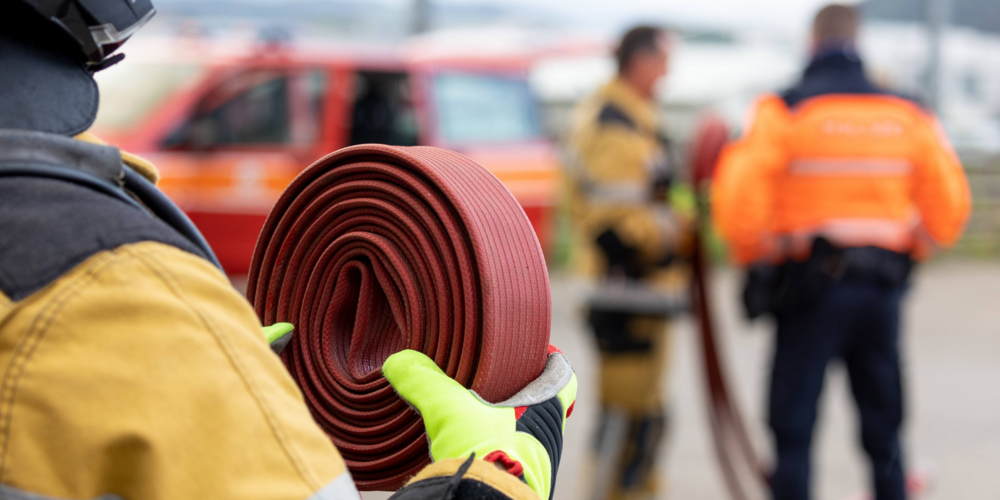 Die avisierte und ausgerückte Feuerwehr Rapperswil-Jona konnte den Brand in der Küche rasch löschen. (Symbolbild)