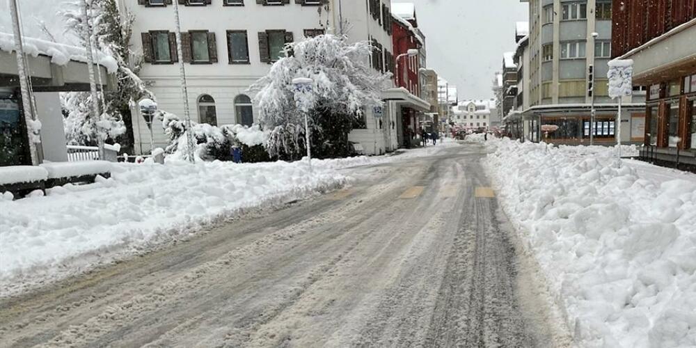 An dieser Strasse in Ilanz GR wurde eine Fussgängerin von einem Auto angefahren. Sie wurde verletzt.