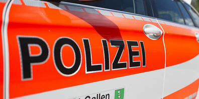 Zwei ältere Frauen sind auf dem Fussgängerstreifen in Kriessern SG von einem Autolenker angefahren und verletzt worden. (Symbolbild)