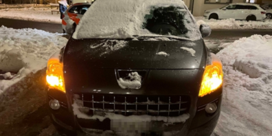 Gucklochfahren gefährdet den Strassenverkehr.