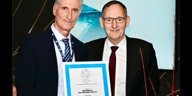 Peter Zahner (l.) und Botschaftsüberbringer Mario Fehr. 