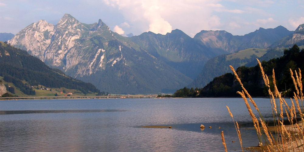 Der Sihlsee: Ein Stausee, mit dessen Erbauung sich die Landschaft im Sihltal komplett  gewandelt hat.