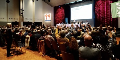 Rund dreiviertel der Anwesenden Bürgerinnen und Bürger folgten dem Ortsverwaltungsrat nicht.