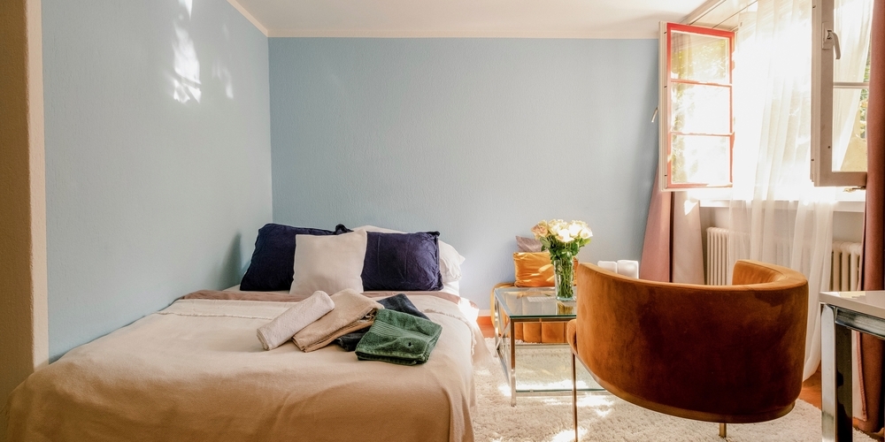 Vermutlich viel preiswerter als im Hotel: ein via Airbnb vermietetes Zimmer in Zürich.