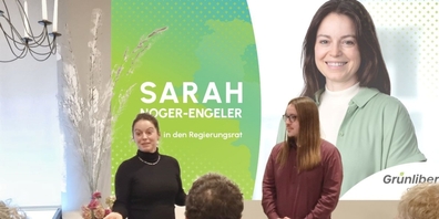GLP-Regierungskandidatin Sarah Noger-Engeler (l.) und GLP-Parteipräsident Ramon Waser an der Mitgliederversammlung.