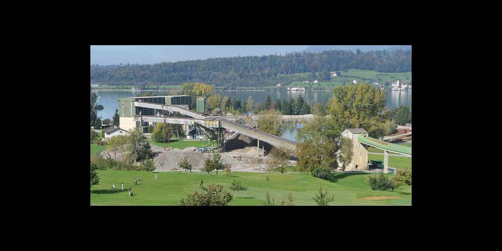 Linus Bruhin kämpft im Auftrag von 30 Mandanten gegen die Verlängerung der Kiesabbaubewilligung in Wangen/Tuggen (Bild.: Archiv)