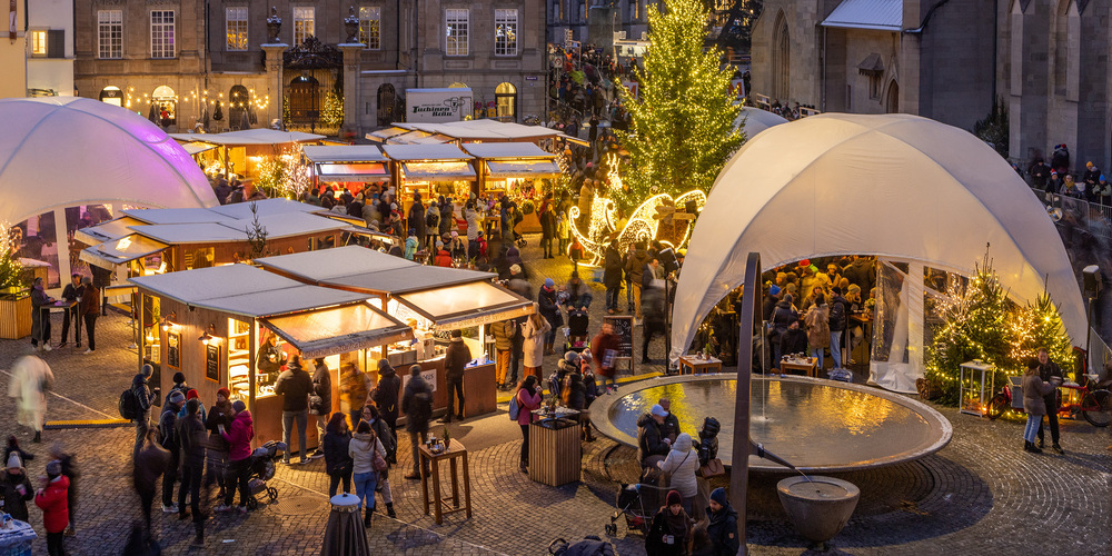 Einzigartig: der Weihnachtsmarkt auf dem Münsterhof.  Er gilt als schönster und persönlichster Weihnachtsmarkt  von ganz Zürich.