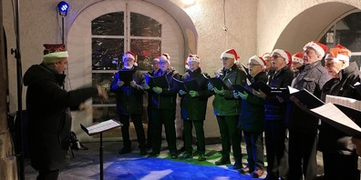 Der Männerchor Au-Berneck unter der Leitung von Mihai Alexa gab ein wunderbares Adventskonzert