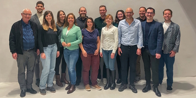 Die Kandidierenden der GLP Linth für den St.Galler Kantonsrat (v.l.n.r.): Diego Hagmann, Andreas Bisig (bisher), Kathrin Trümpy, Denise Rogg-Gantenbein, Bianca Brunner, Niklas Liechti, Astrid Amiet, Benjamin Mayer, Nicole Winter, Laila Meta, Boris Meier, Philemon Lenherr, Silas Trachsel und Matthias Kraaz. Es fehlen Ursina Liembd und Adrian Wiedmer.
