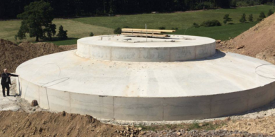 2500 Tonnen Stahlbeton werden für ein Fundament für ein Windrad gebrucht. 