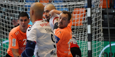 Schlussendlich gewinnen die Kadetten deutlich gegen den HSC Suhr Aarau (35:27). 