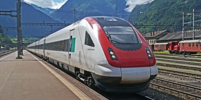 Mit der neuen SBB-Spartageskarte ab CHF 39 ist man einen Tag im ganzen Schweizer ÖV-Netz unterwegs. (Themenbild)