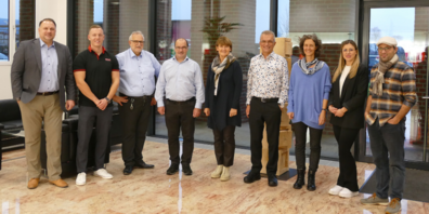 Der Gemeinderat Balgach zu Besuch bei der Firma Heule Werkzeug AG (von links): Martin Ammann, Rik Heule (Heule Werkzeug AG), Nigg Weber, Bruno Frei, Silvia Troxler, Ulf Heule (Heule Werkzeug AG), Julia Ritz, Susana Jevremovic, Benjamin Gerber 