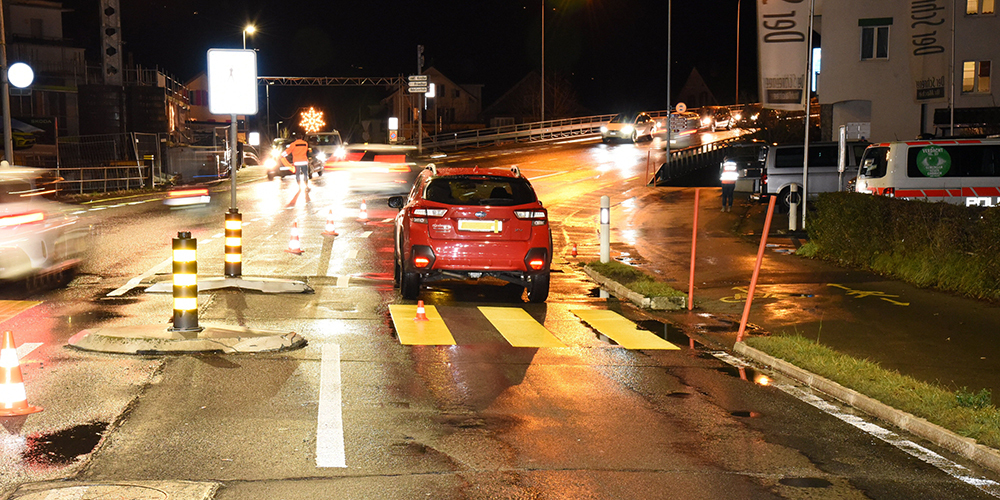 Der 51-jährige Fussgänger musste ins Spital gebracht werden.