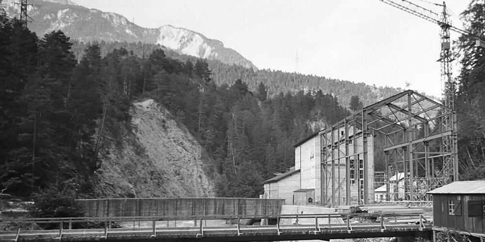 Seit 1949 nutzt das EWZ im Kraftwerk Tiefencastel West das Wasser der Julia für die Stromproduktion. Hier im Bild die Baustelle des Julia-Kraftwerkes, ebenfalls des EWZ von 1968. (Archiv)